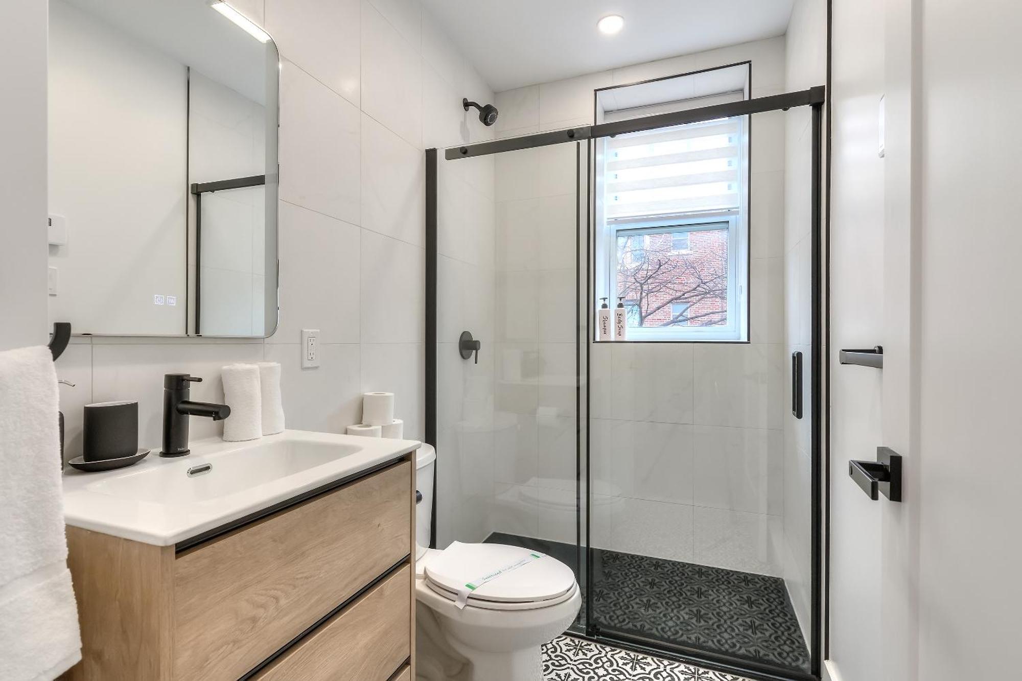 Free Indoor Parking Cozy & Spacious Condo In Heart Of Downtown Montréal Exterior foto